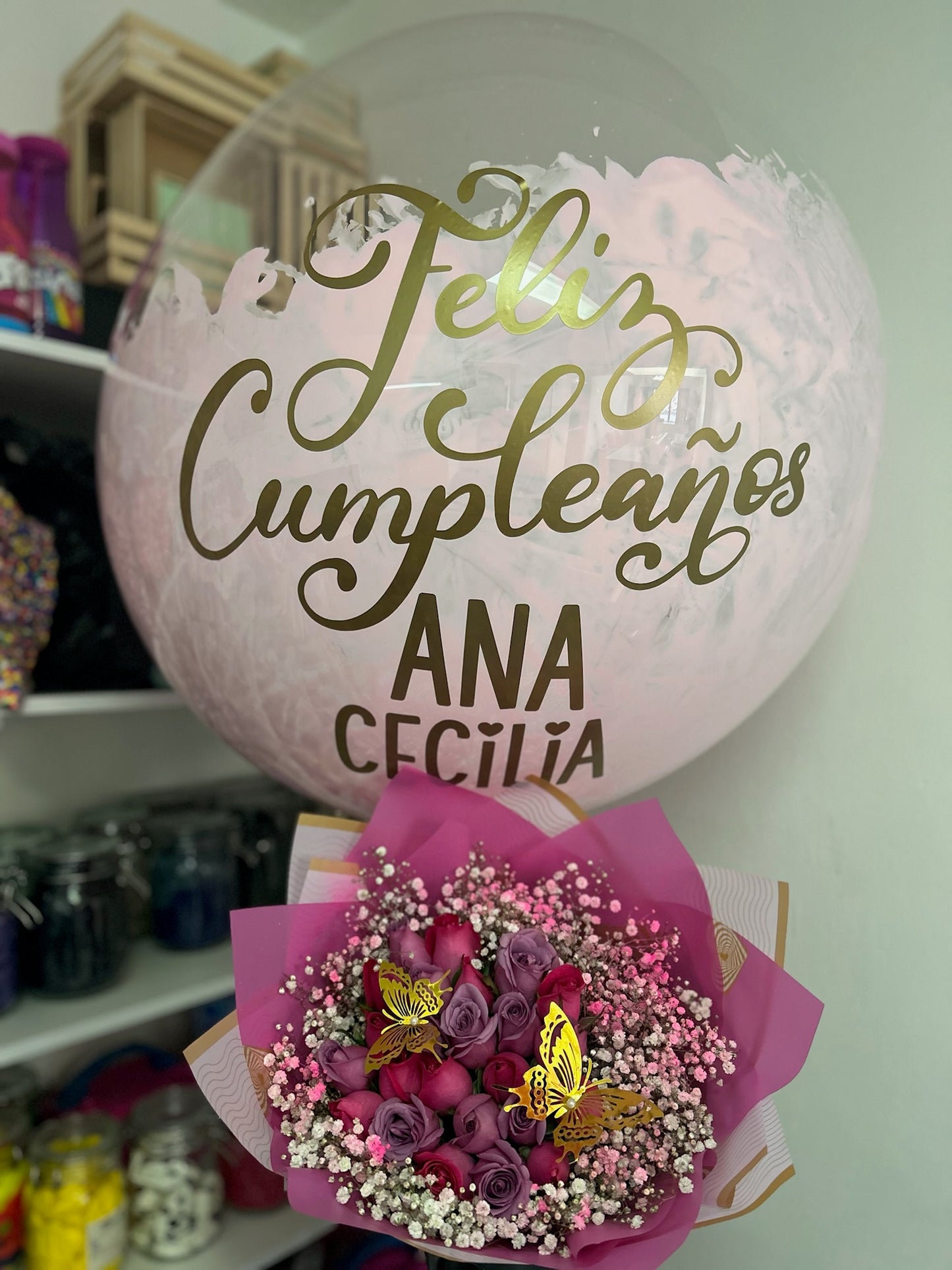 Ramo 25 Rosas Mariposas+Burbuja Personalizada